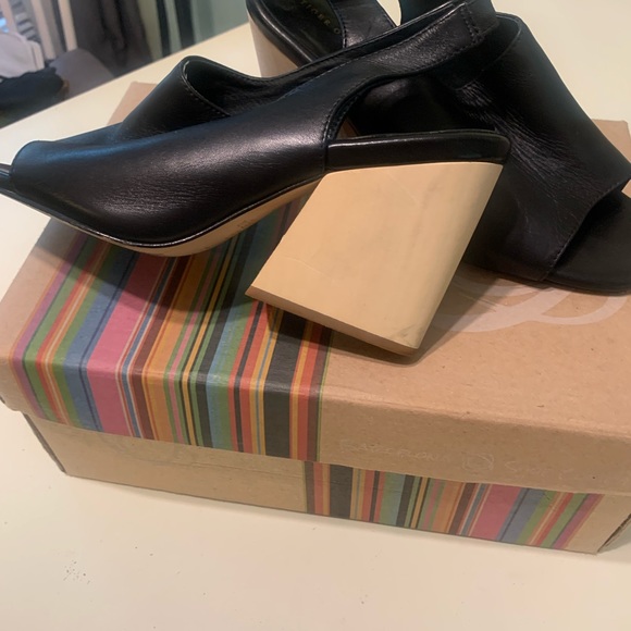 Leather black Sandals, lightly worn once with wooden heel - Picture 2 of 4